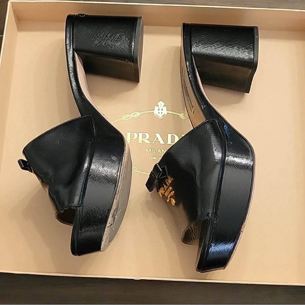 Prada shoes - Picture 2 of 4